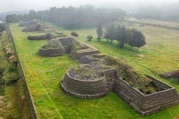 פצ'וארו, סנטה קלרה דל קוברה - עיר המתכת - וצינטזונצאן.