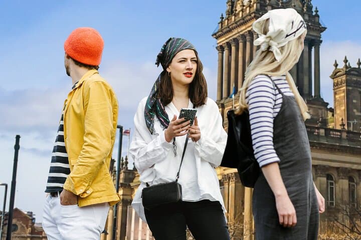 חיפוש אוצרות מהנה וגמיש סביב לידס עם רמזים קריפטיים ואוצרות מוסתרים