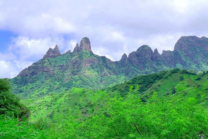סיור באי סנטיאגו: פגישה עם משפחה מקומית וחוף טארפאל