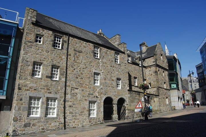 הצד האפל של אברדין: סיור אודיו עצמאי