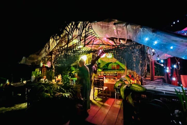 ארוחת ערב בגינת הסוד של גיאנה עם השף הזמיר.