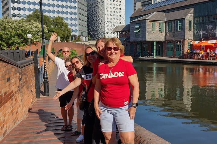 סיור הליכה יומי במרכז העיר בירמינגהם (10:30 בבוקר ו-14:00)