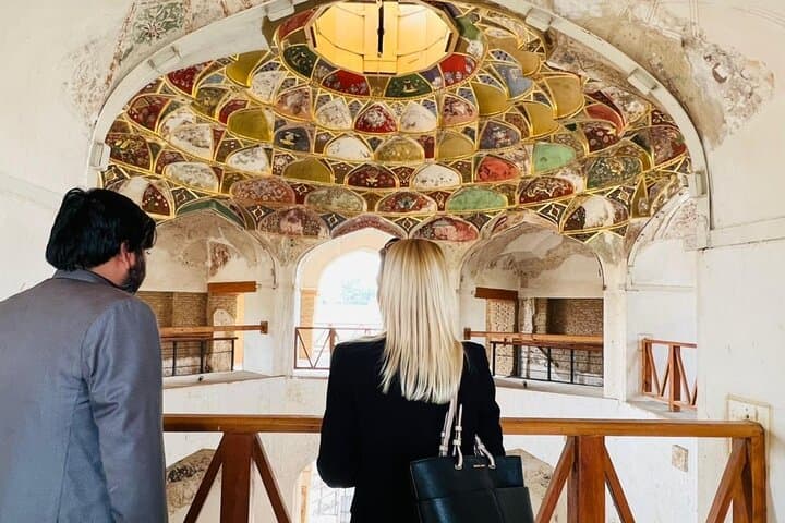 ממאדה: סיור מוצלח של יום שלם בעיר פשאוור ההיסטורית.