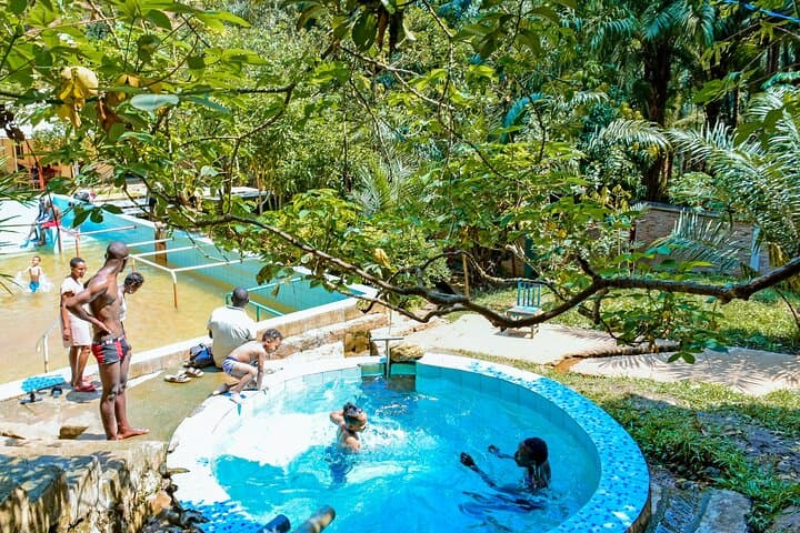 בוג'ומבורה: מעיינות חמים, פארק קיגוונה, אבן ליבינגסטון