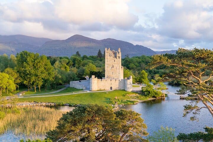 Killarney Jaunting Car Tour- Park to Castle
