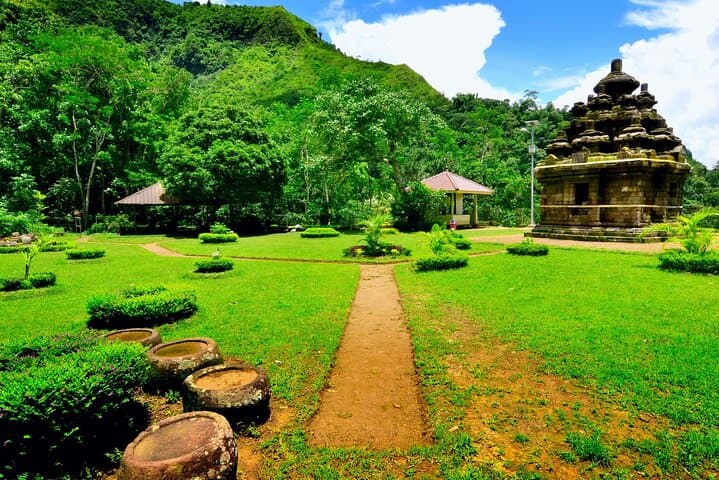 מקדש סלוגריו וטרקים במרפסות האורז של יג'ה, מפל מוסתר - טבע יג'ה