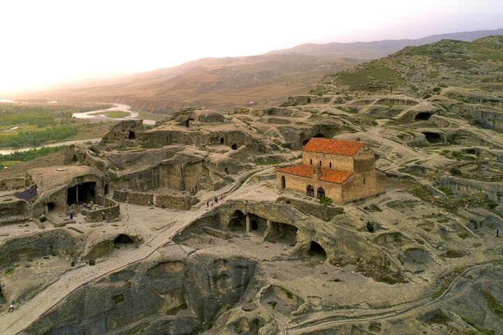טיול יום למנציה, גורי ואופליסציחה