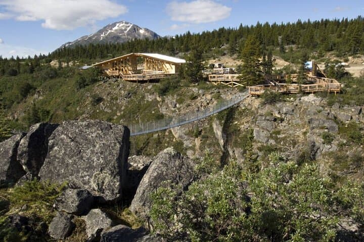 חווית פסגה וסיור בגשר התלוי של היוקון