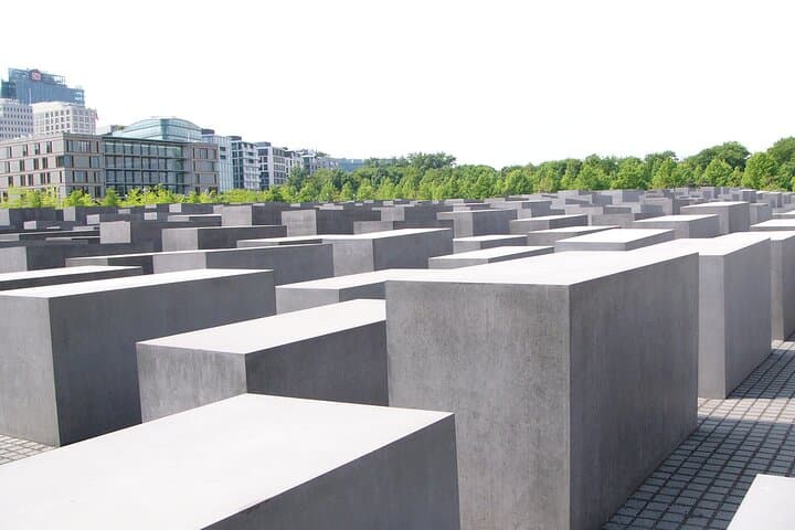 Berlin's Best: 2 Hour Walking Tour Third Reich and the Cold War