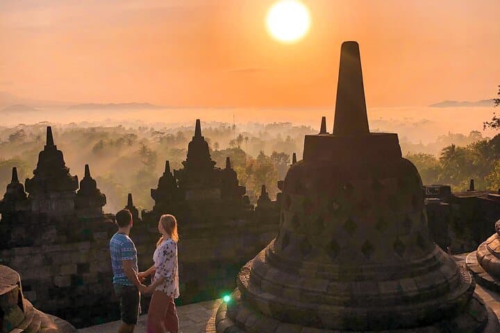 Yogyakarta: Borobudur Temple Climb Up and Prambanan Temple Tour
