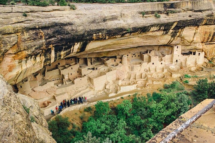סיור יום מלא במסה ורדה עם הארמון הצוקי וארוחת צהריים