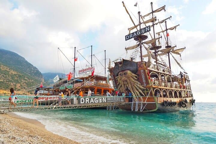 טיול סירה בפיתיה אולודניז עם עמק הפרפרים ושישה איים