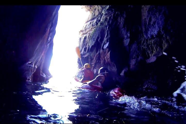 טיול קיאק במערות השבע