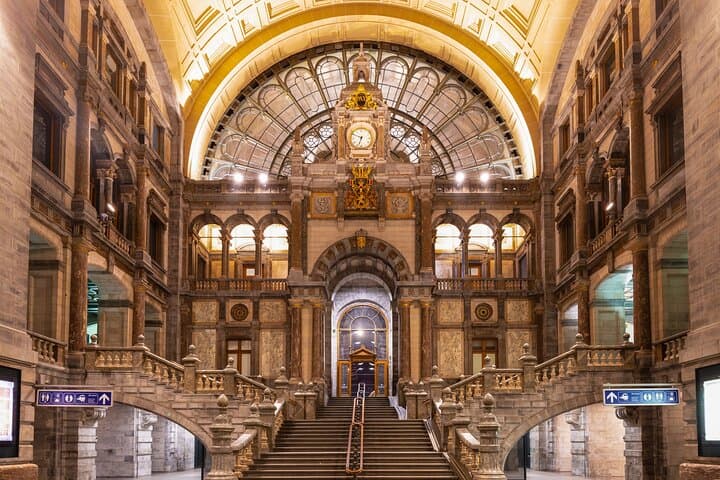 Antwerp: City Walk with Audio Guide in 7 Languages on your Phone