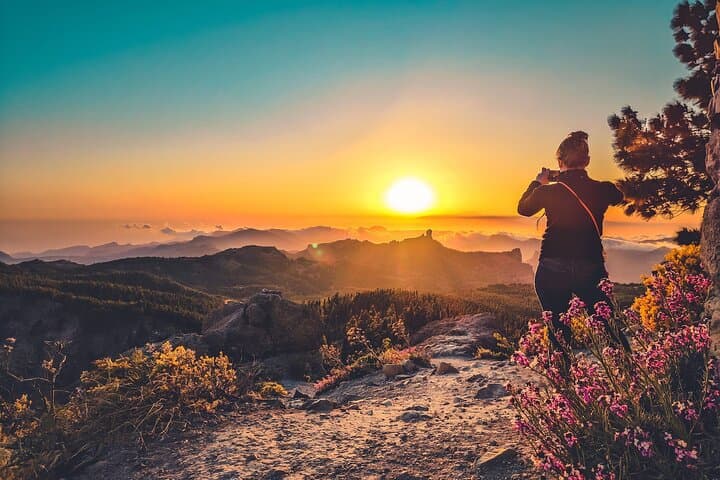 סיור לב הוולקנו: הליכה, טעימה וחווית שקיעה