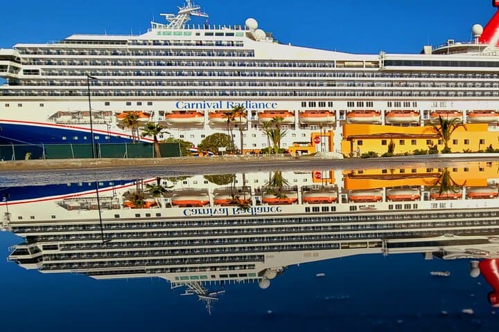 סיור יומי בנמל וויטיר - טבע, חיות בר וטבעת הקרחונים