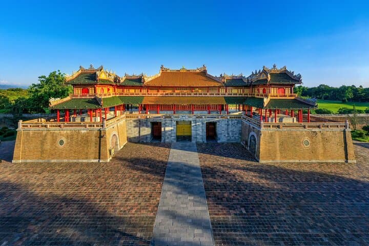 Hue Imperial City Walking Tour: Citadel & Forbidden City