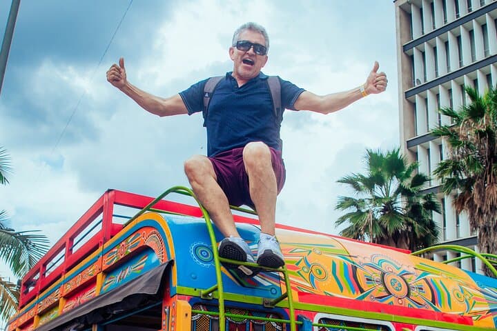 סיור בעיר מדיאן + קומונה 13 + גרפי טור פיסה ליום