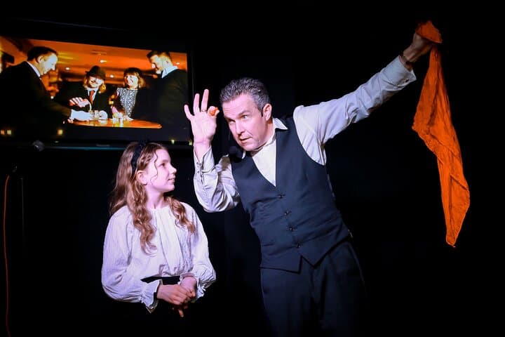 מופע קסמים ואשליה משפחתית של 90 דקות בבלאקפול