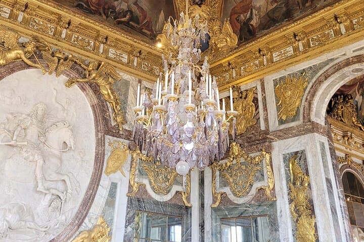 Versailles Palace Guided Tour with Gardens Access