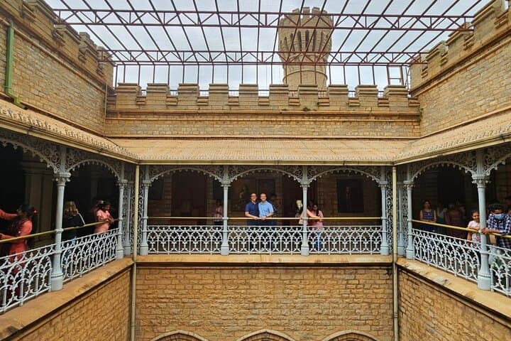 חוו את בנגלור - סיור עיר, אוכל אותנטי ושוק (אוכל/תרבות/היסטוריה)