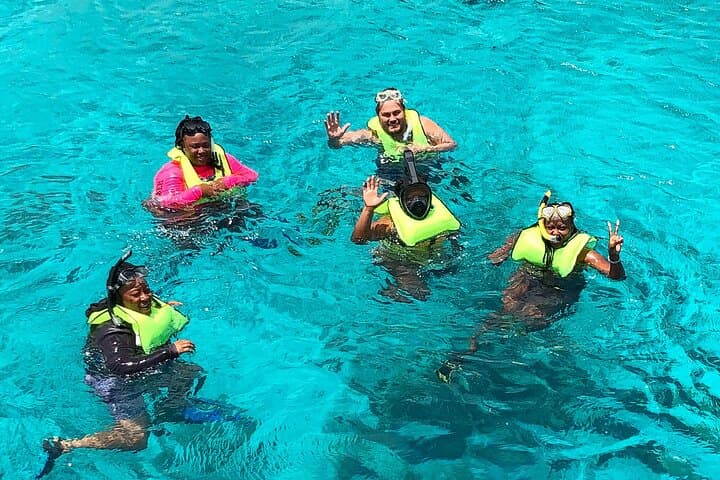 טיול שנורקל יוקרתי על סכוון עץ מרווח וארוחת צהריים מקומית