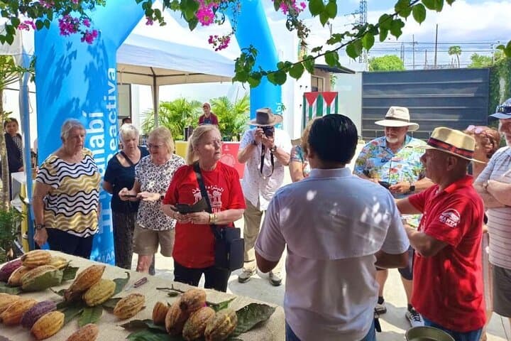 סיור בחוות שוקולד וקפה באוניית קרוז במנטה