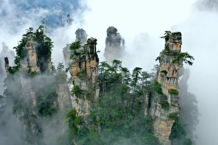 2-Day Private Tour to Mt.AVATAR & Glass Bridge & Mt.Tianmen 
