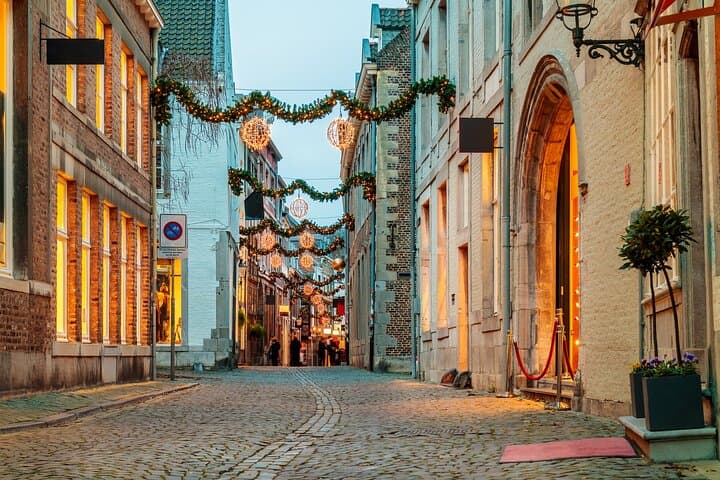 Maastricht Medieval Mystery: Interactive City Game & Tour
