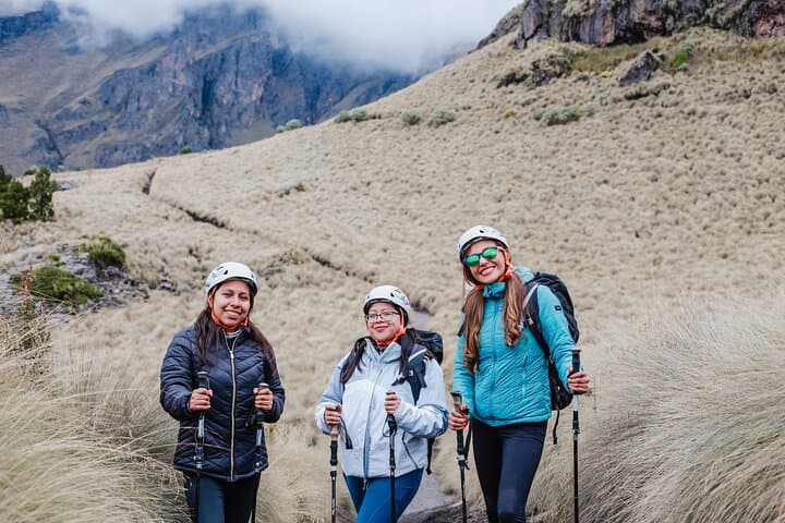From Puebla: Iztaccihuatl hiking tour all-Inclusive