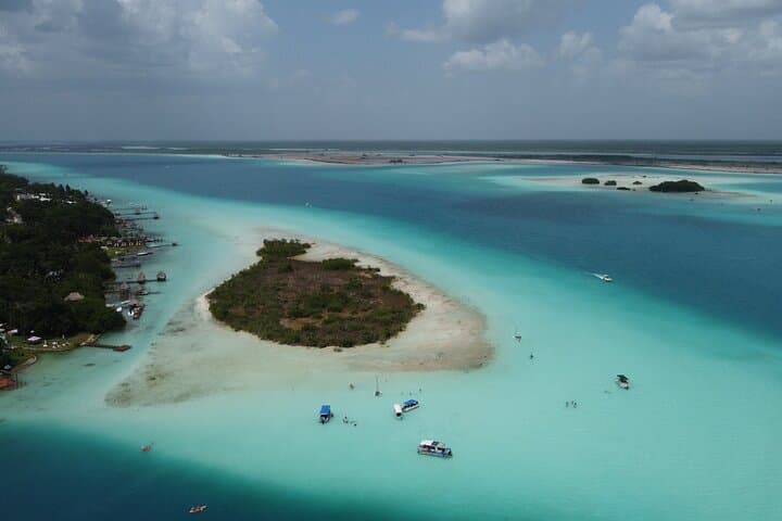 סיור פונטון - בקרו בערוץ הפירטים, סנוטות ואיים.