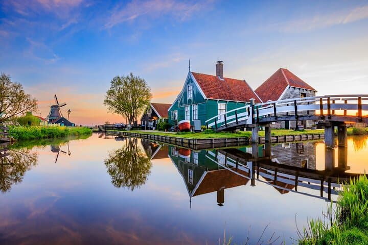 Zaanse Schans: City Walk Audio Guide in 7 Languages on your Phone