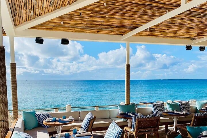 PARADISE TAXI & TOURS USVI- הובלה פרנסמן / ביי הוס