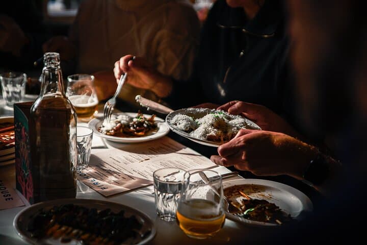 סיור אוכל במנצ'סטר לחצי יום עם ארוחת צהריים