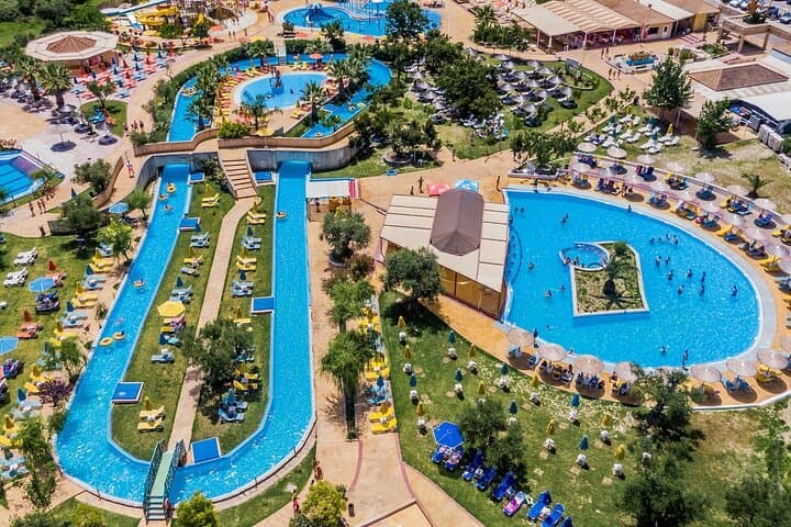 כפר המים Wet and Wild בזנטה