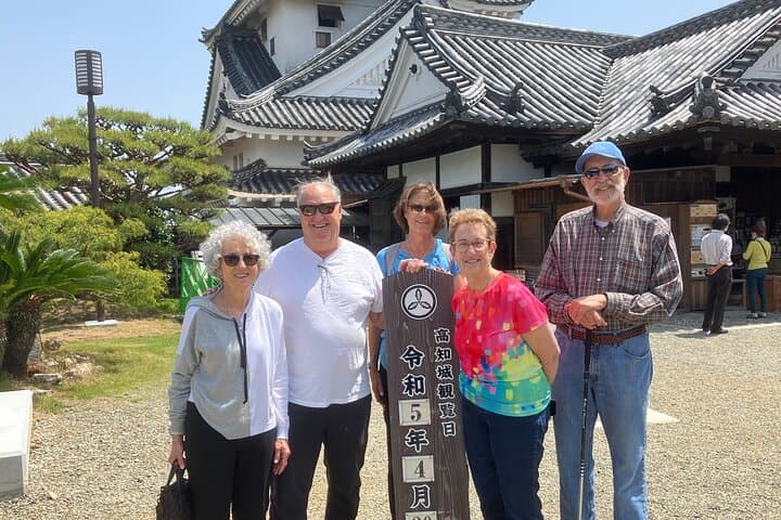 איסוף מהנמל: סיור בקוצ'י עם מדריך מורשה ורכב