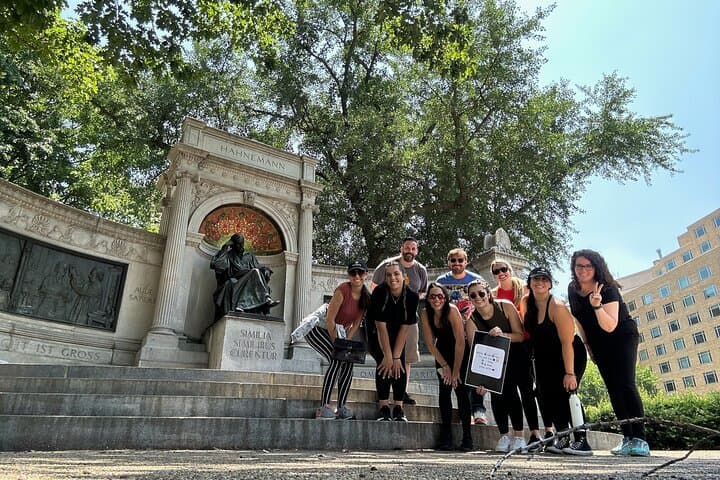 חדר בריחה חיצוני בקנזס סיטי - אזור הבגדים