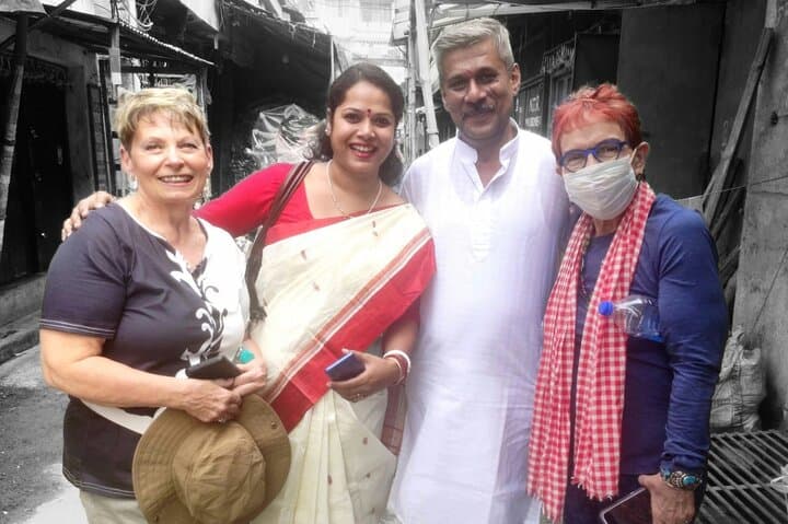 Kolkata Daily - Private Tour with Snacks, Coffee & Bengali Sweets