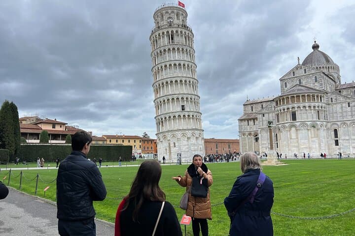 Best of Pisa: Small Group Tour with Admission Tickets