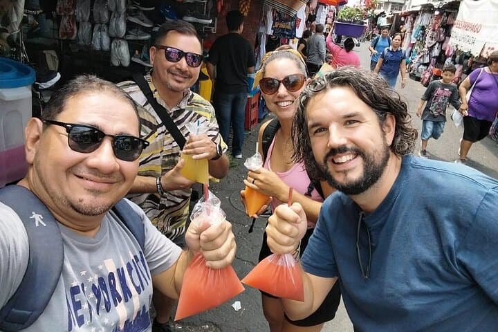 אני דייוויד ובואו נגלה את הטוב ביותר מסן סלוודור ביחד.