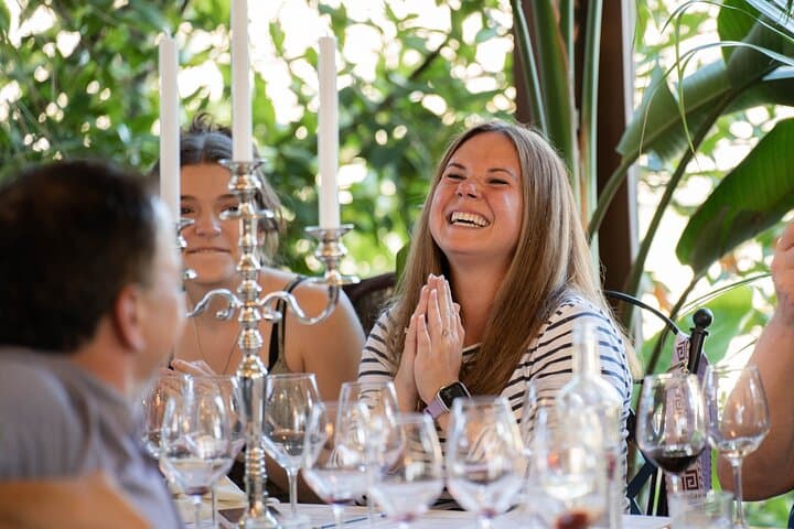 בקר במרכולי היין הטובים ביותר בטוסקנה - טעימת יין וסיור