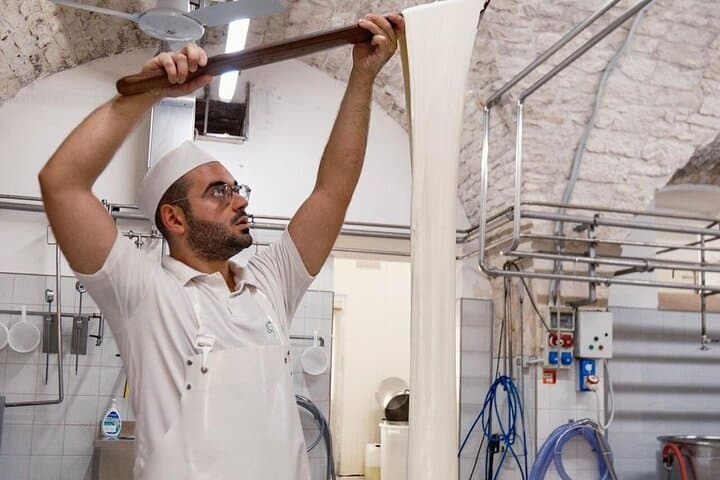 סיור מאסליה ספוניסי - חווית מוצרלה וברטה