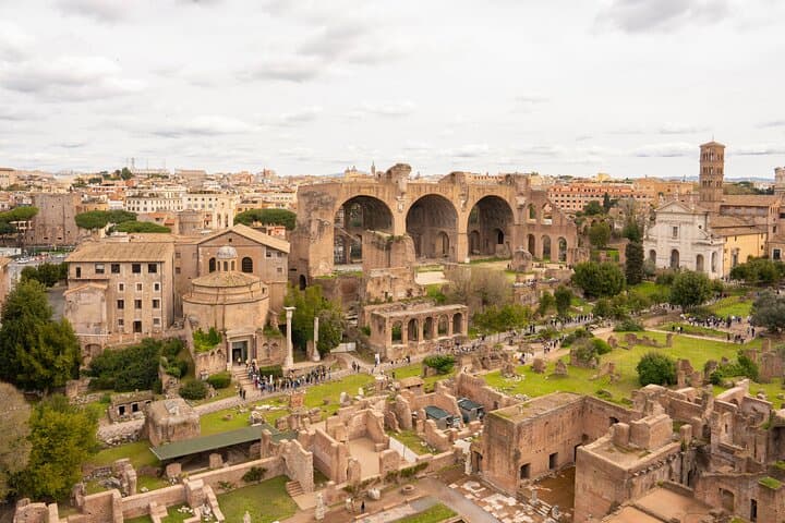 Rome: Colosseum, Roman Forum and Palatine Hill Guided Tour