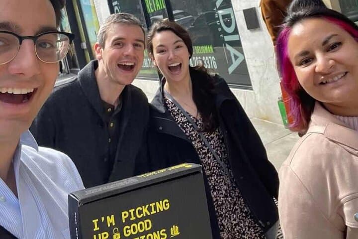 חדר בריחה חיצוני בקנזס סיטי - אזור הבגדים