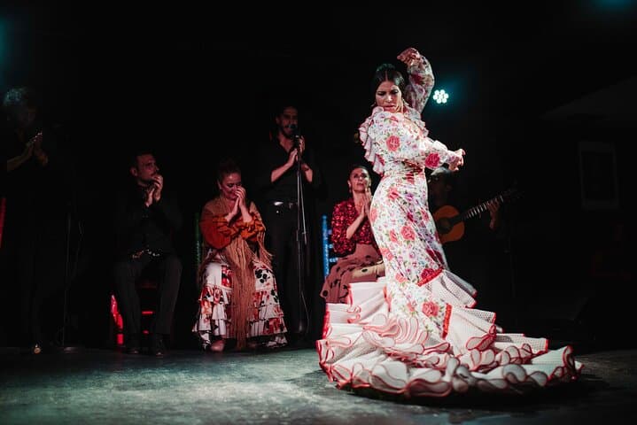 Authentic Flamenco Show with Tapas & Wine Guided Tour 