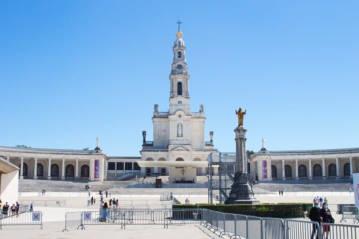 טיול יומי לקבוצות קטנות לפאטימה, נזרה ואובידוש מליסבון