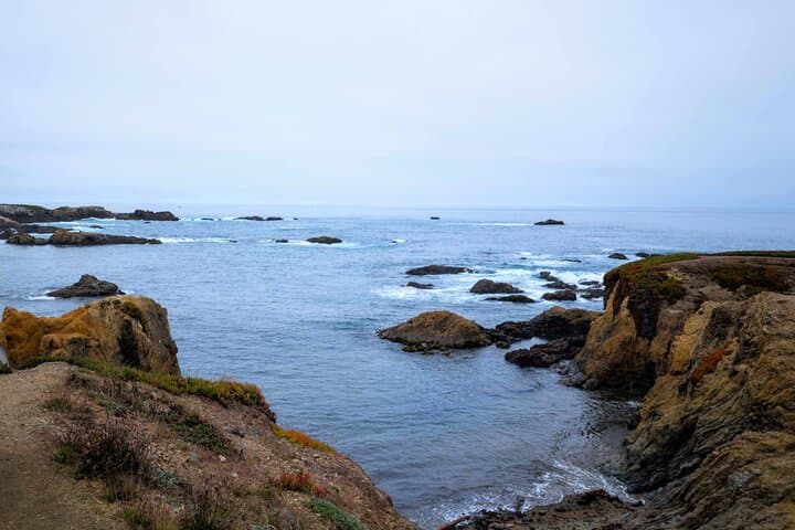 חיפוש אחרי אוצרות בסיור הליכה ומשחק פורט ברג קליפורניה