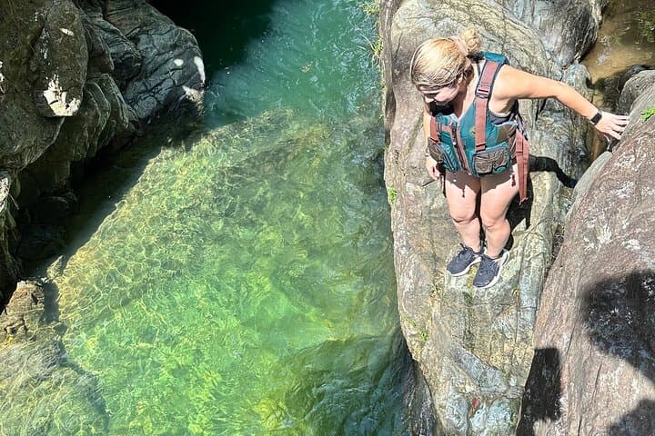 הרפתקת יער גשם אל יונקה עם תחבורה