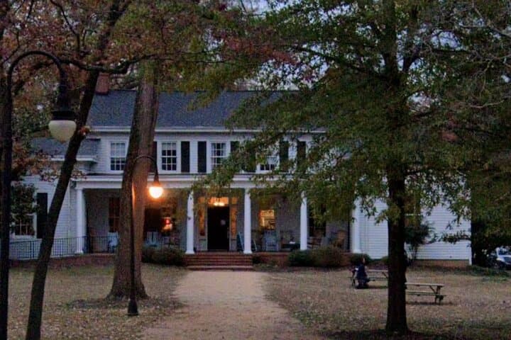 סיבוב רוחות בצ'פל היל