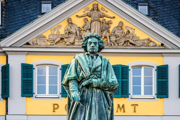 סיור עצמאי במקום הולדתו של בטהובן בעיר העתיקה של בון